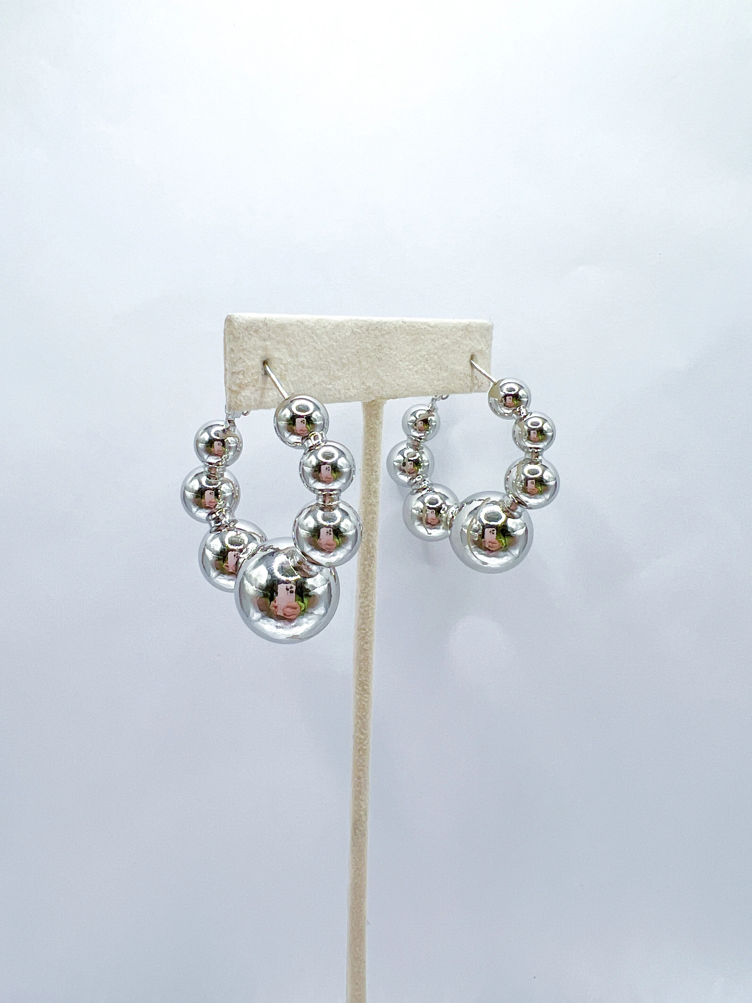 Amy Hoop Earring - Image 4
